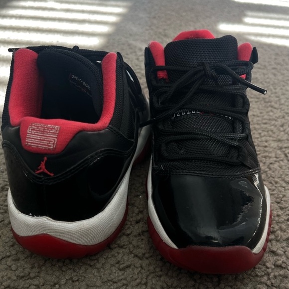 JORDAN 11 RETRO LOW ‘BRED’ - Picture 3 of 5